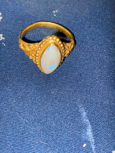 Opal Cabochon Gold Ring