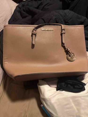 Michael Kors Jet Set Saffiano Leather Tote Bag