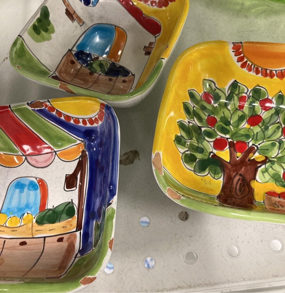 Submitted photo of Hand-painted ceramic bowls, appears to be Lamusa (not authenticated)