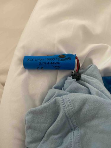 XLY Li-ion 18650 1200mAh 3.7V Rechargeable Battery with Connector