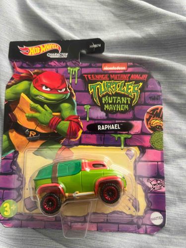 Hot Wheels TMNT Mutant Mayhem Raphael Character Car