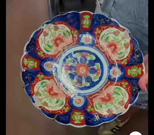 Japanese Imari-Style Scalloped Porcelain Plate