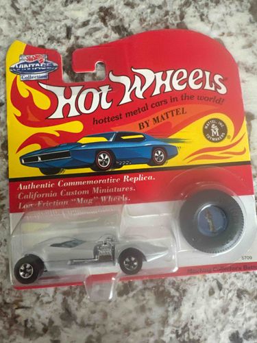 Hot Wheels Vintage Collection Dragster (Silver) with Matching Collector's Outer Tire
