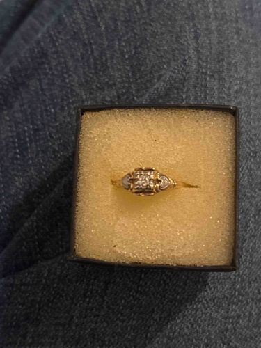 Vintage Diamond Illusion Set 10k or 14k Yellow Gold Ring with Heart Shoulders