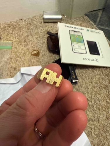Personalized Initial Ring ('AH')