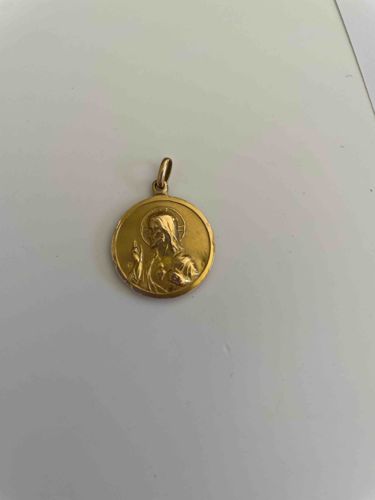Sacred Heart of Jesus Gold Medallion Pendant