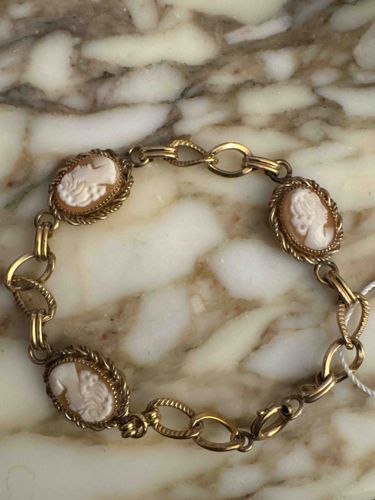 Vintage Gold-Tone Carved Shell Cameo Link Bracelet