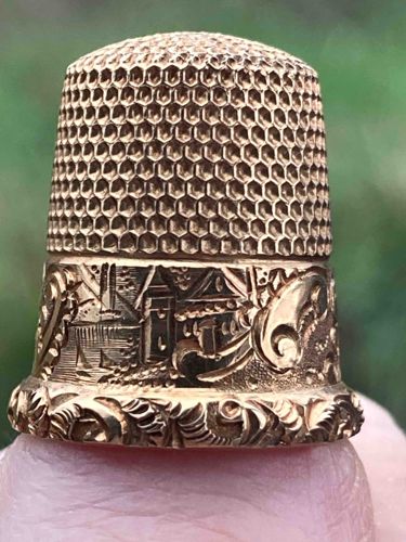 Antique 14K Gold Pictorial Scene Thimble