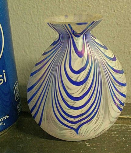 Pulled Feather Aurene Glass Bud Vase