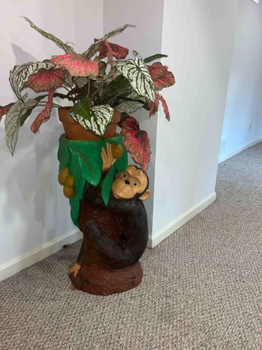 Monkey Plant Stand with Decorative Foliage