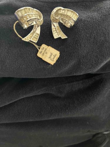 Vintage Rhinestone Bow-shaped Clip-on Earrings with Original Tag