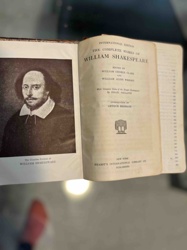 The Complete Works of William Shakespeare (International Edition)