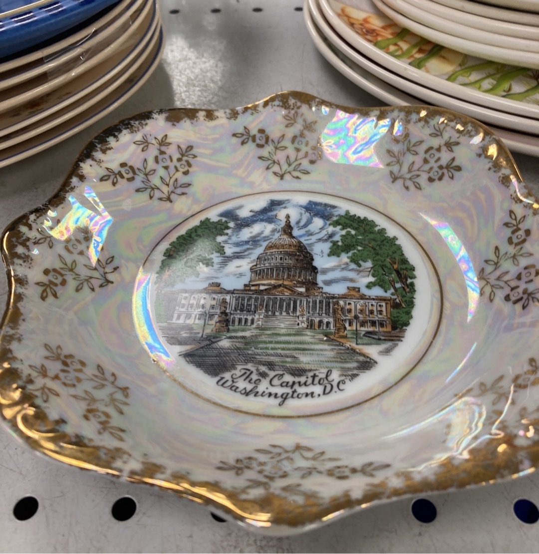 Submitted photo of Souvenir porcelain dish depicting the US Capitol