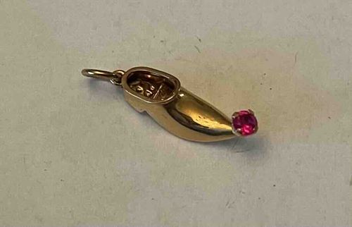 18k Gold Tsouchari Charm with Ruby