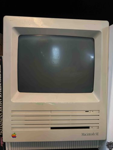 Apple Macintosh SE All-in-One Personal Computer