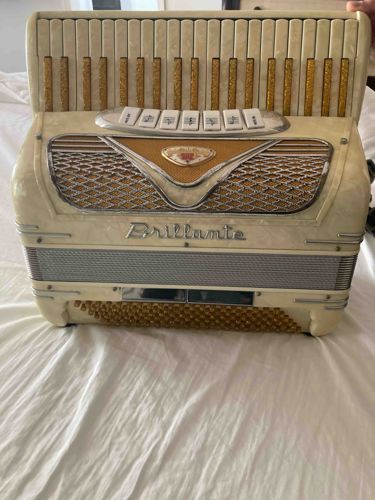 Vintage Brilliante Accordion