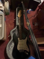 Stratocaster-style Electric Guitar