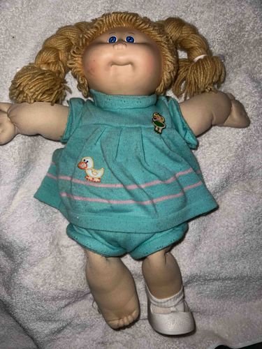 Vintage 1982 Coleco Cabbage Patch Kids Doll with Collectible Pin