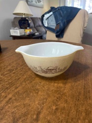 Pyrex Gooseberry Mixing Bowl (730 ml)