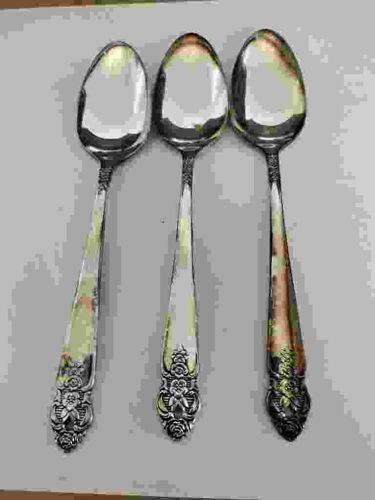 Oneida Community Rosebud Pattern Silverplate Teaspoons