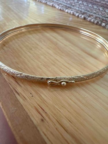 14k Gold Bangle Bracelet