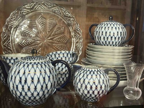 Lomonosov Imperial Porcelain 'Cobalt Net' Tea Set and Dinnerware