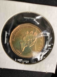 Bimetallic Coin featuring Queen Elizabeth II (1994)