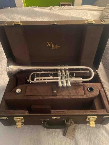 Ventus by Eastman Bb Trumpet - Silver with Hardshell Case