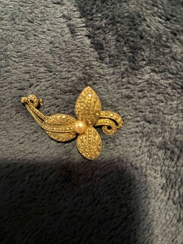 Vintage Marcasite and Faux Pearl Brooch