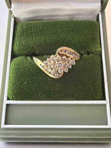 Gold and Diamond Cluster Ring