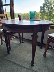Round Antique/Vintage Dining Table