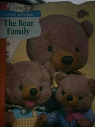 The Bear Family: A Puppet Shape Book