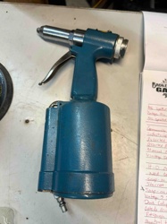 Pneumatic Rivet Gun
