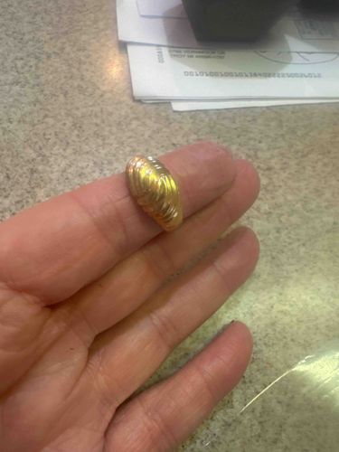 Gold-Toned Ribbed Cocktail Ring