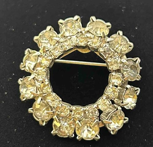 Vintage Rhinestone Wreath Brooch
