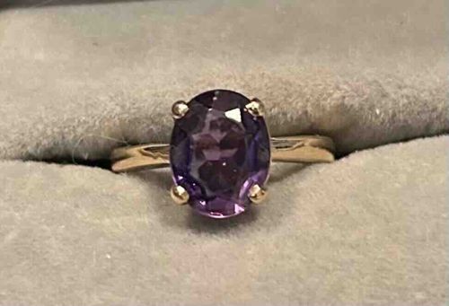 14k Gold Oval Amethyst Solitaire Ring