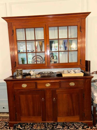 Early American Step-Back Hutch / China Cabinet