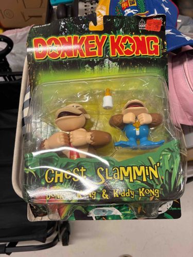 Donkey Kong Chest Slammin' Donkey Kong & Kiddy Kong Action Figure Set