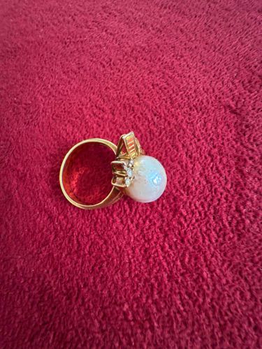 Vintage 18k Gold Baroque Pearl and Diamond Accent Ring