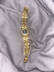 Gold-Toned Ladies' Quartz Wristwatch with Damaged Crystal