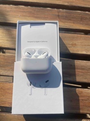 Apple AirPods Pro (1st Generation)