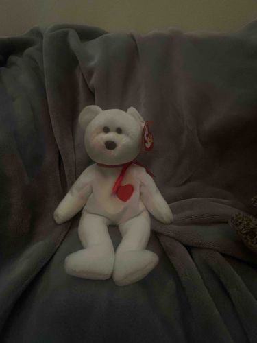 Ty Beanie Baby Bear (Valentino or similar heart-themed edition)