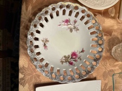 Lattice-Edged Decorative Plate with Floral Motif