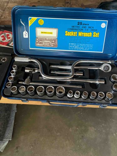 25-Piece Metric and Inch Combination 1/2-inch Drive Socket Wrench Set