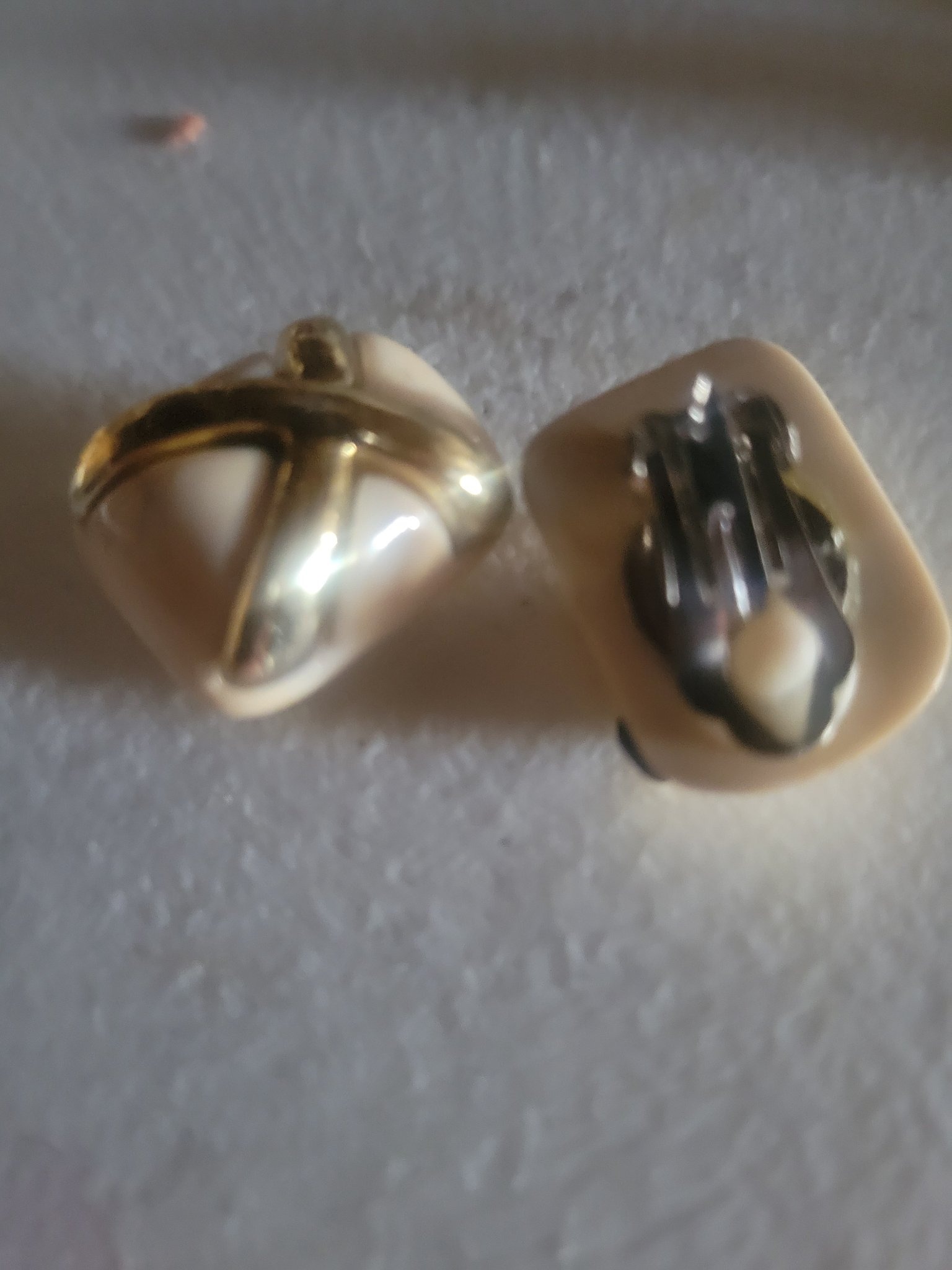 Submitted photo of Vintage clip-on earrings with ribbon design