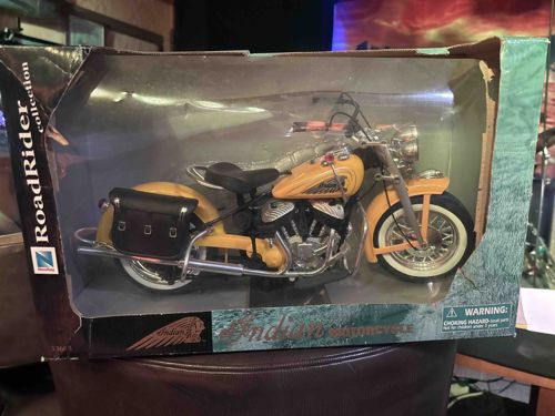 Road Rider Collection Indian Motorcycle Die-Cast Model