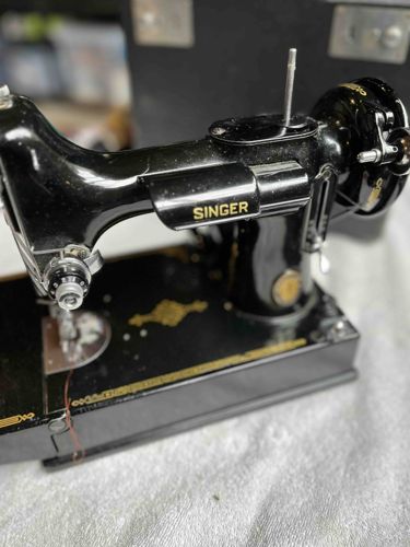Vintage Singer Featherweight 221 Sewing Machine