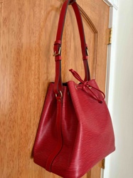 Louis Vuitton No
PM Epi Red Shoulder Bag
