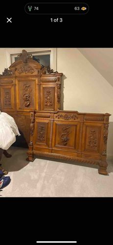 Late Victorian Renaissance Revival Carved Walnut Bedset