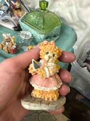 Bear-shaped Figurative Statue Reading a Book